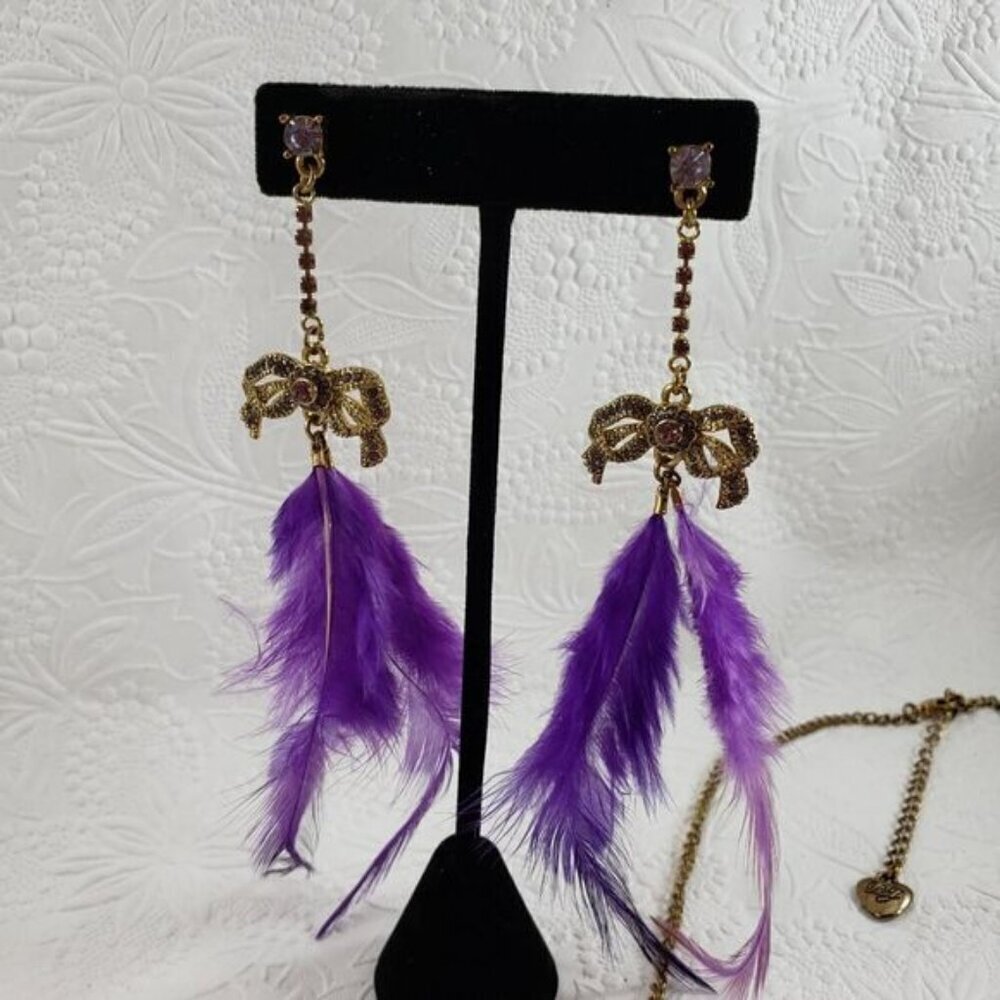 Betsey Johnson purple feather bow necklace and earring set 100% Authentic vintag